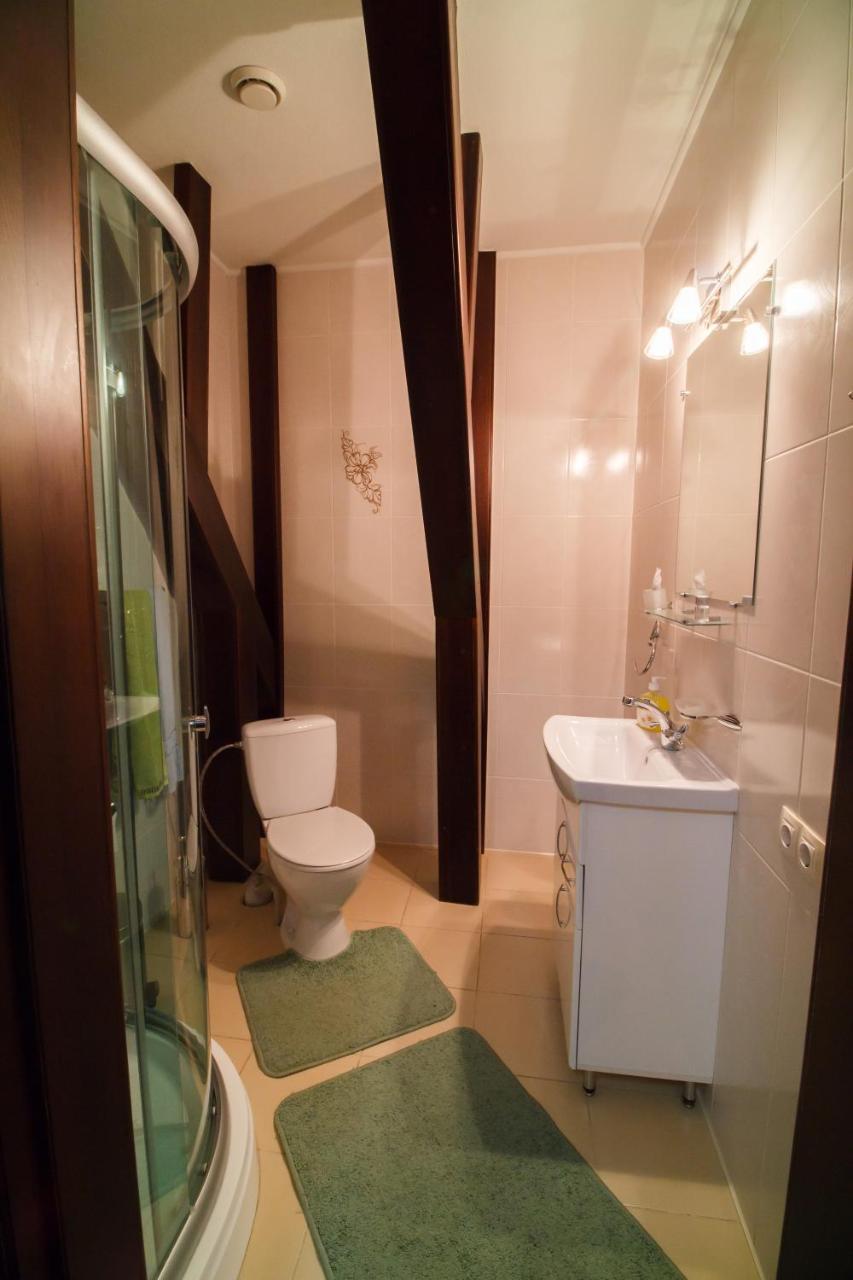 Hotel On Khmelnytskogo 8 คาร์คิฟ ภายนอก รูปภาพ
